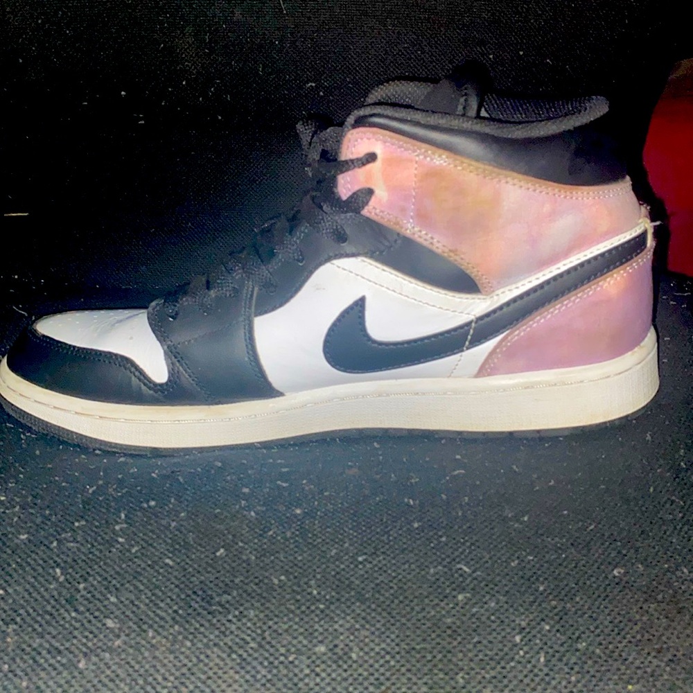 Jordan 1 Mid Bleached Coral, Size: 9.5 Men’s